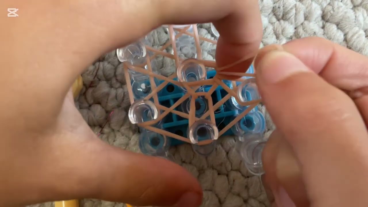 How to make flower power loom band bracelet 