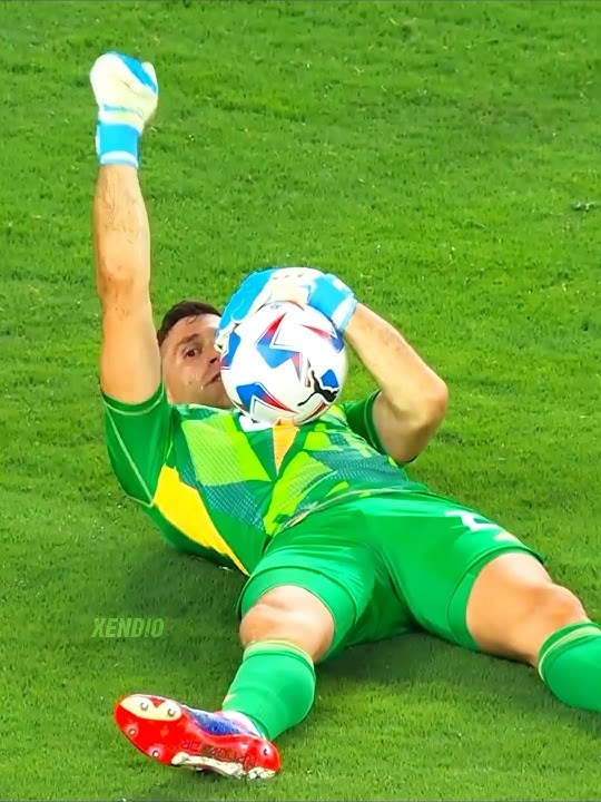 When Goalkeeper Become Hero 🤯