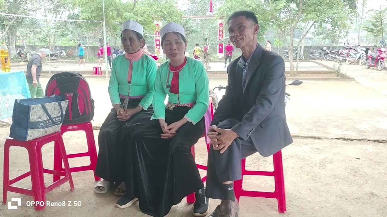 HAI NGHỆ NHÂN HÁT HAY VÀ ĐẸP ĐÔI