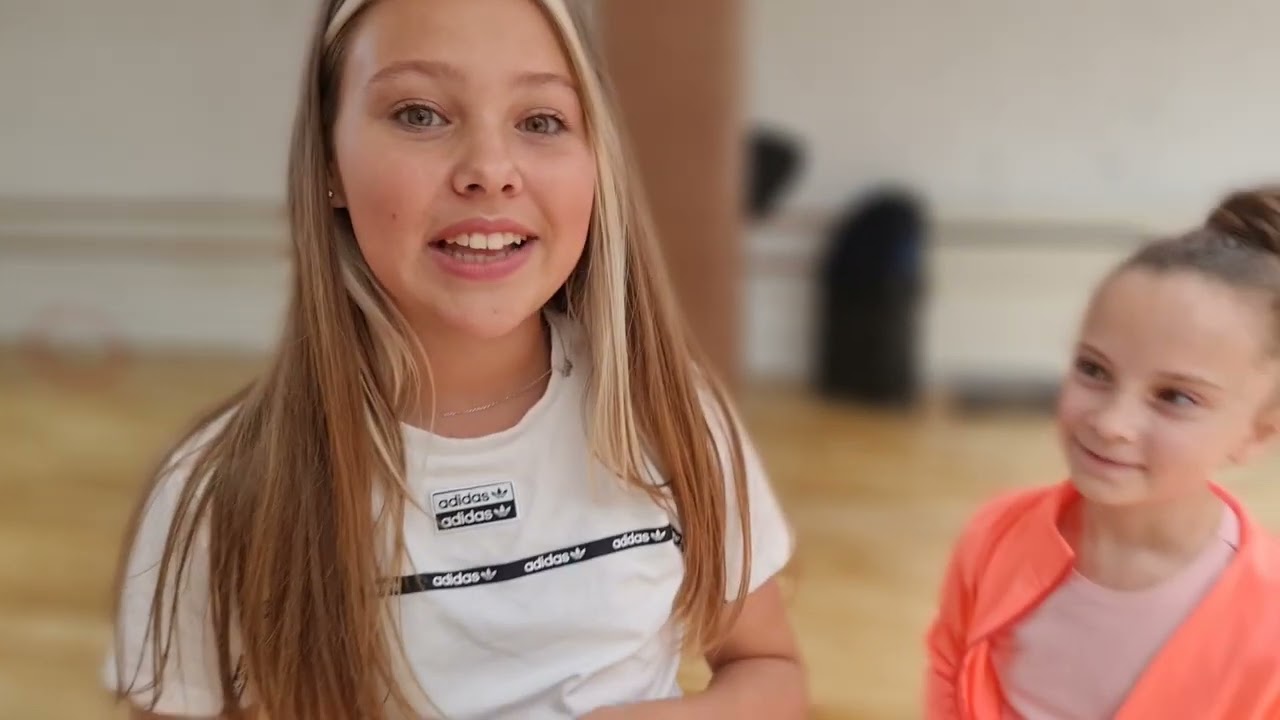 Pink Lily et Esteban Petite vidéo pendant le tournage YouTube