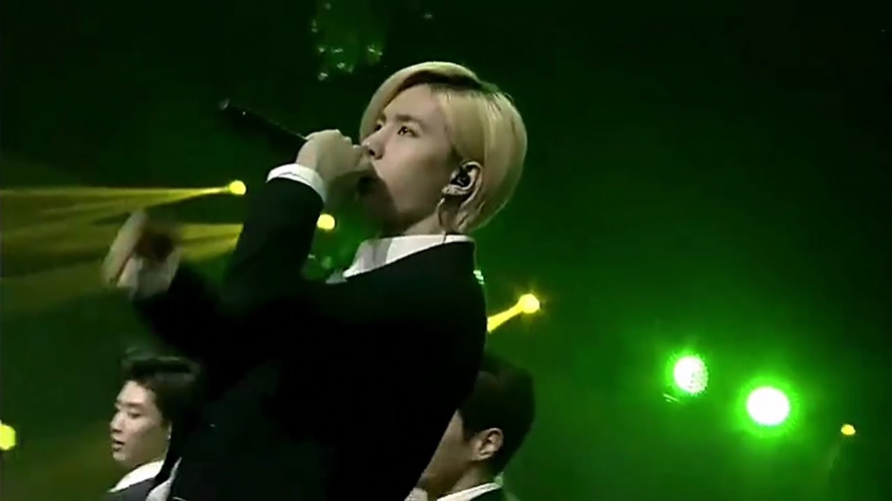 王一博Wang Yibo x UNIQ: 香水舞《Falling in Love》Chinese Version