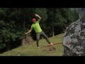 Slackline mit den geschlossenen Augen