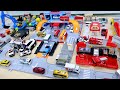 大きなはたらくくるま 【バス・消防車・パトカー・ショベルカー】が変形!トミカプラレールブロックを組み立て☆のりものいっぱいのトミカタウン