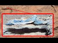 Enorme roca suspendida del suelo en la superficie de marte captado por el robot de la nasa curiosity