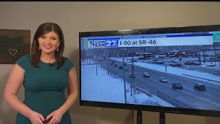 Tracking a few lingering snow showers