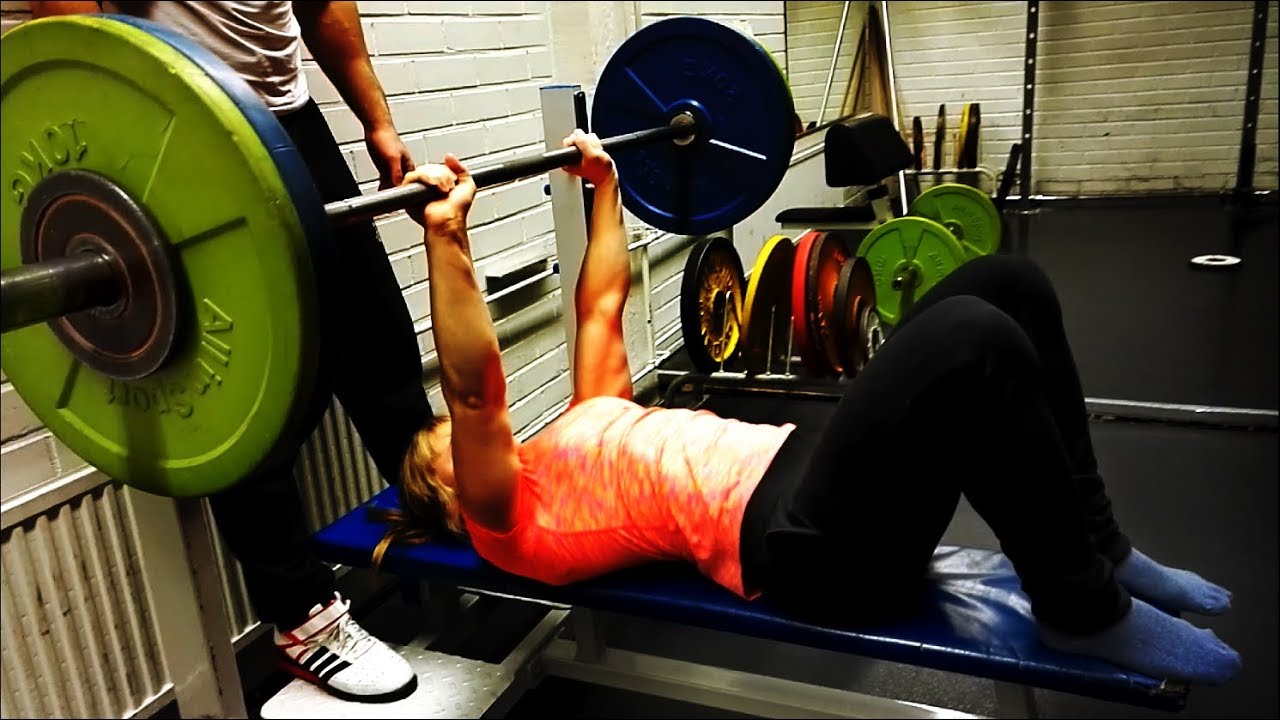 Female Bench Press (Close Grip) 85 kg/187 lbs (10cm above the chest