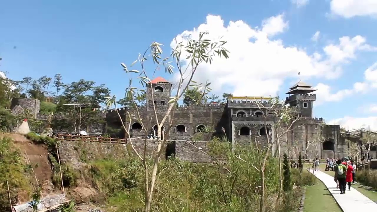 The Lost World Castle , Benteng Takeshi di lereng Merapi