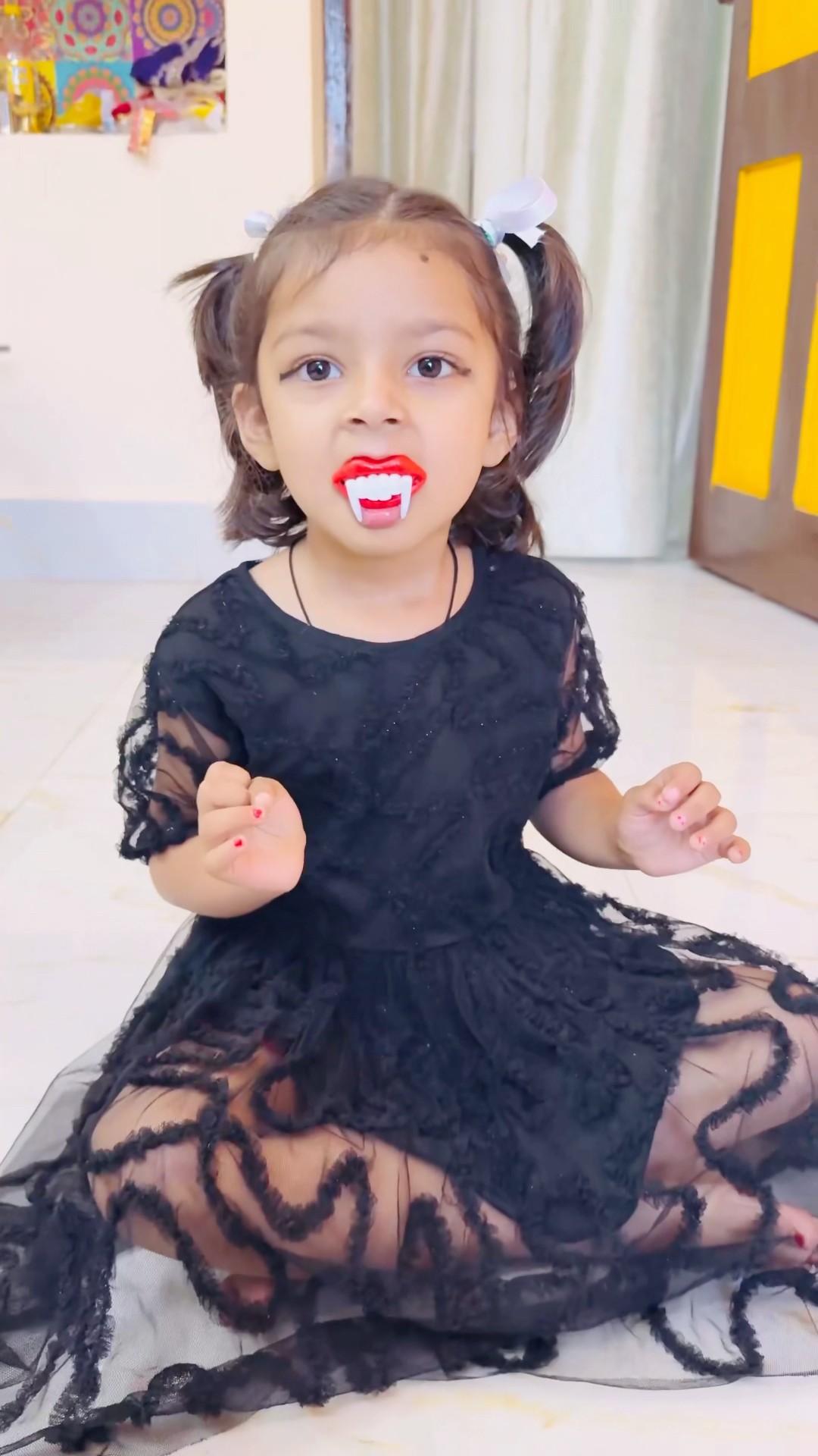 Tooktook ne mummy ke upar chadh ke dara di?