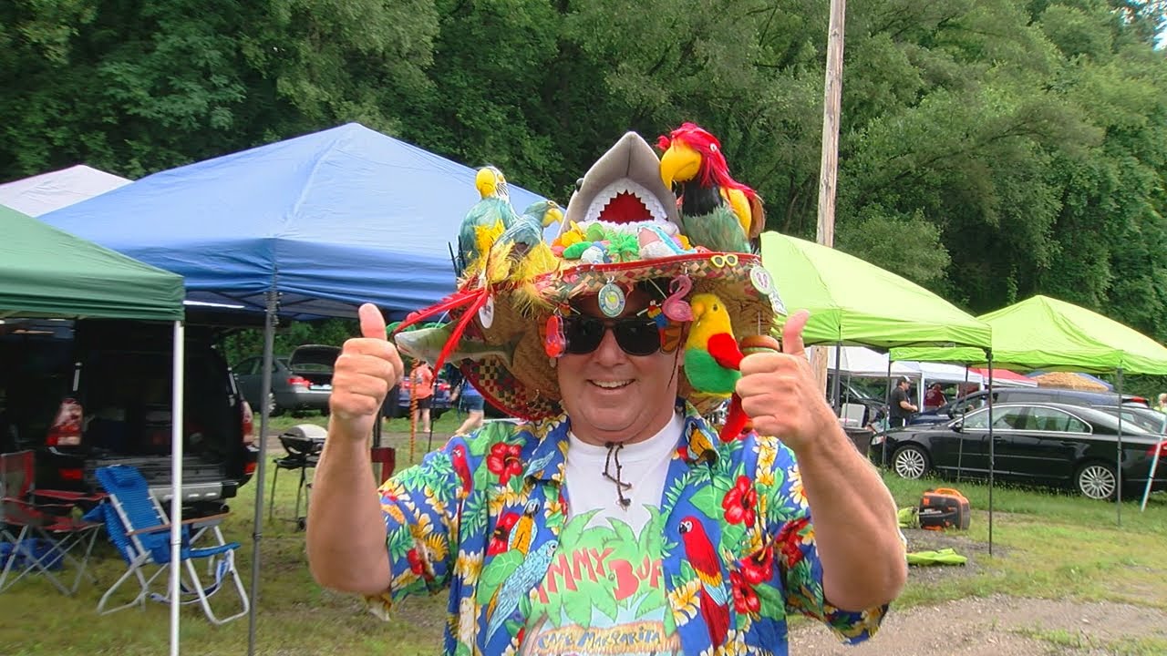 Parrotheads flock to Riverbend for the return of Jimmy Buffett
