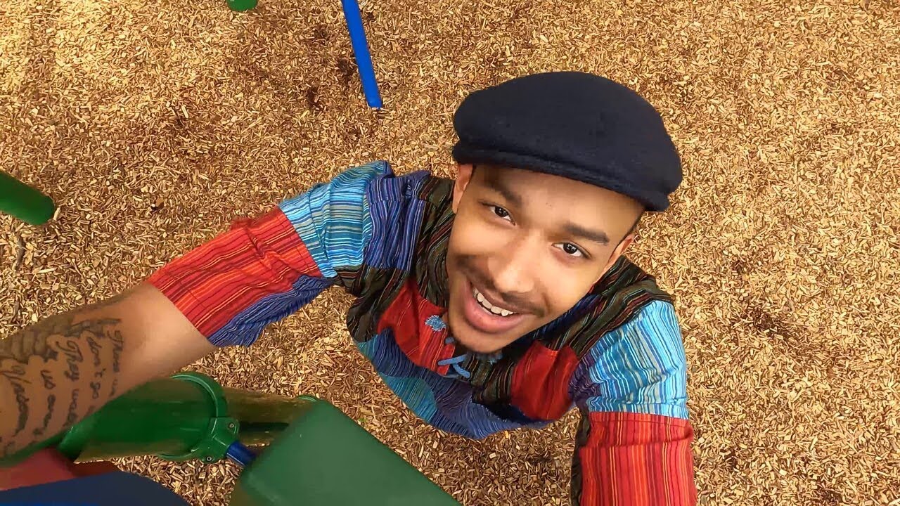 Когда старый хрыч пытается тебя развратить