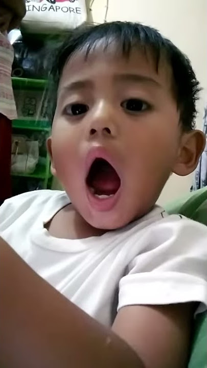 lg asyik main hp