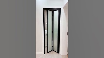 Nhà vệ sinh của bạn hẹp khó mở cửa thì có thể tham khảo giải pháp này 🥰