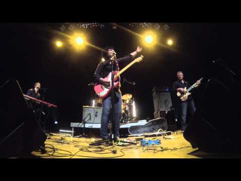 MUNGO JERRY - SHE LOVES ME LIKE A WOMAN (LIVE IN LA RAVOIRE FRANCE)