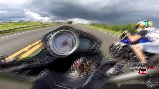 Kawasaki Z750 Vs Suzuki GSR 750 #1 Insanooooo Kawasaki Z750 Vs Suzuki GSR 750 #1 Insanooooo