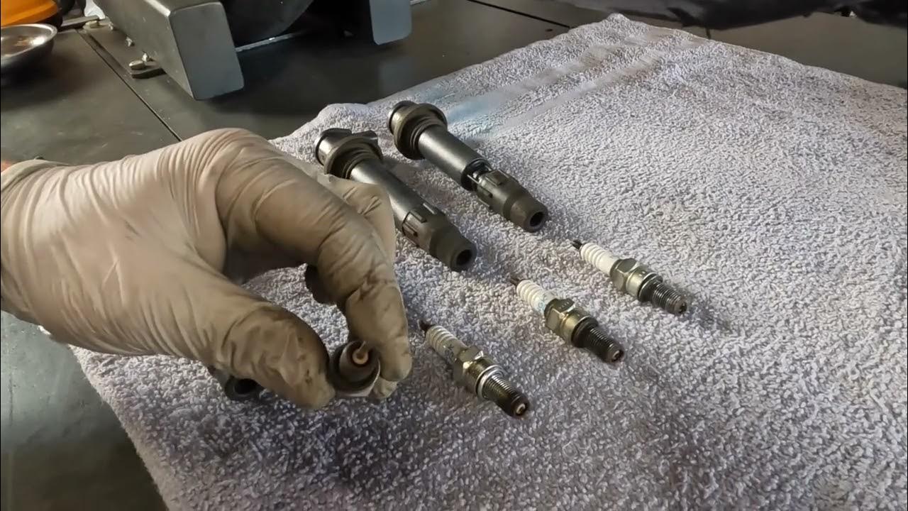 How To Change 0609 GSX R 600/750 Spark Plugs YouTube