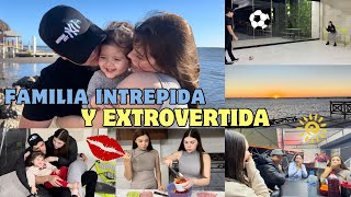 UN DÍA TRANQUI CON LA FAMILIA DE MÚLTIPLES PERSONALIDADES | VLOG