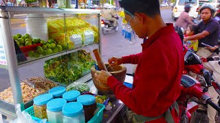 So Famous ! Popular BOK LAHONG (Khmer Papaya Salad) in Phsar Leu Siem Reap | Cambodian Street Food