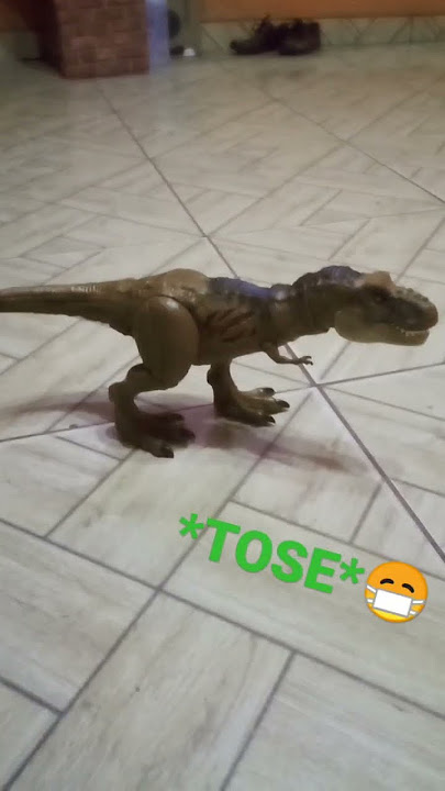 se muere el t.rex así que no estudia XD 🤣