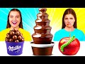 Шоколадний Фонтан Челендж | Епічна Битва з Їжею від DaZaZa Challenge