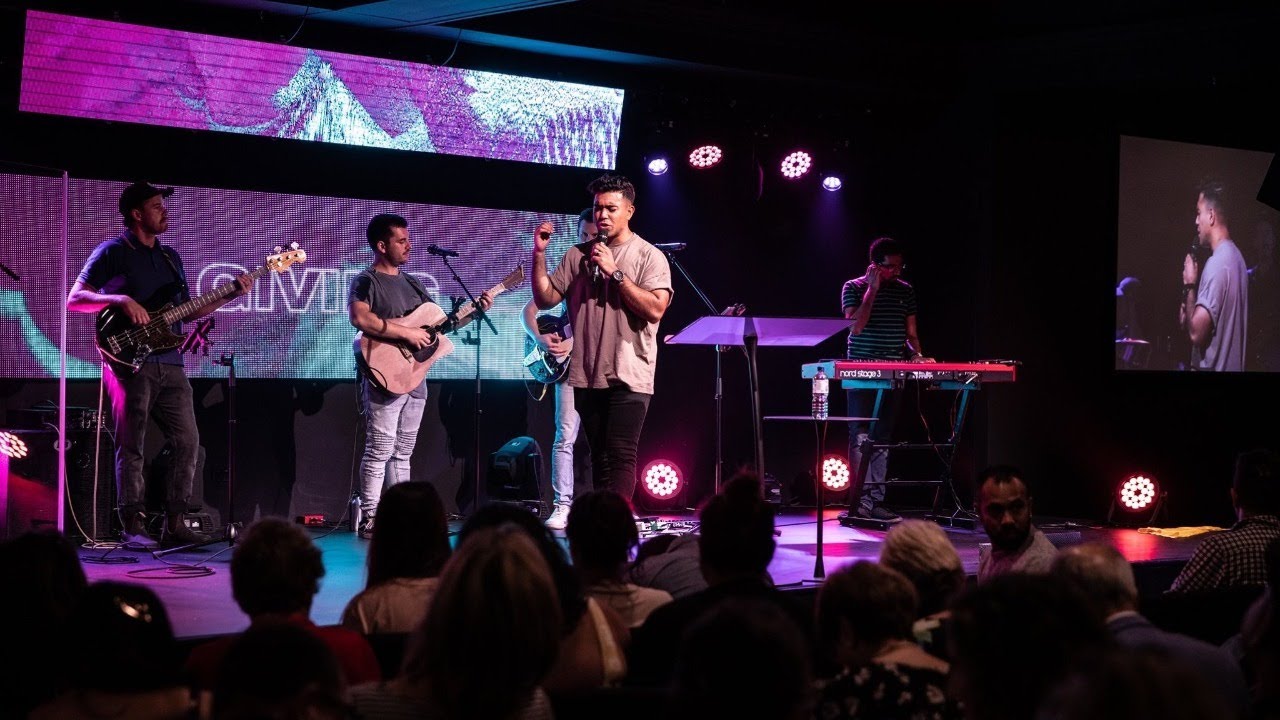 Welcome to our 11am CHURCH ONLINE this morning!