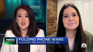 Apple is taking a wait-and-see approach to foldable phones: Joanna Stern screenshot 1