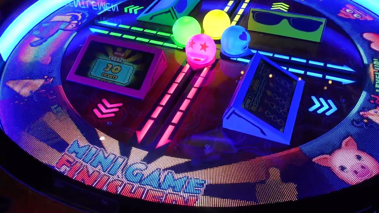 NEW EMOJI ARCADE GAME AT DAVE AND BUSTERS!!!
