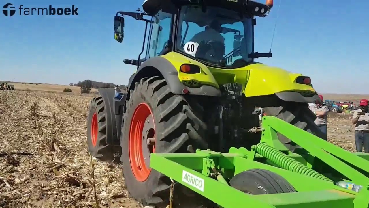 Axion 800 and Agrico teams up with this one at the Arlington Farmers Day 2019