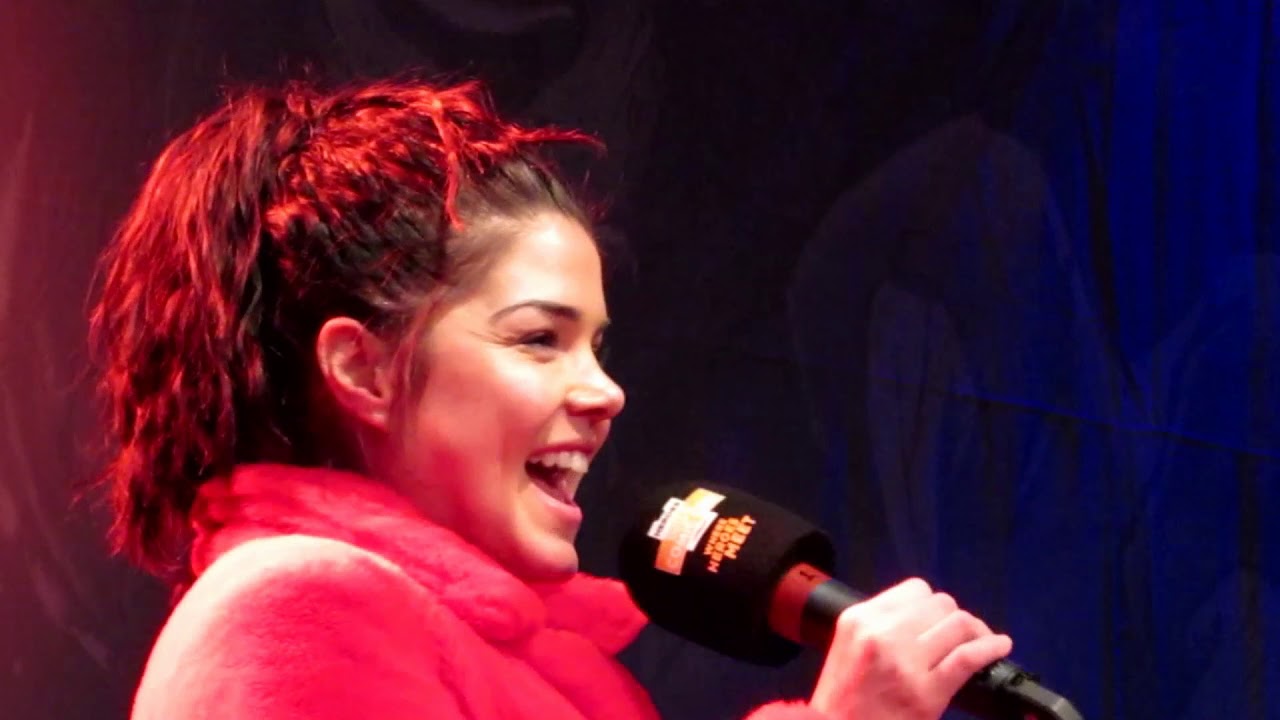 Marie Avgeropoulos at Dutch Comic Con Winter 2019