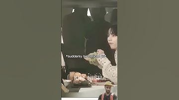 IU eating 😍😘😍grapes with Tae