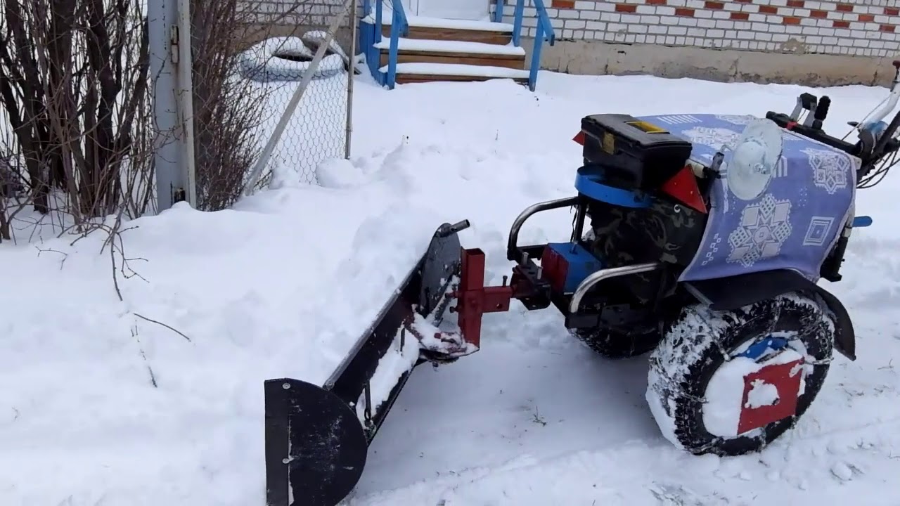 Итог зимней уборки снега мотоблоком Нева с отвалом - YouTube