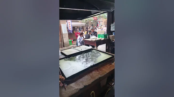 Magical Chinese street food 神奇的中国街头美食  不思議な中国の街グルメ