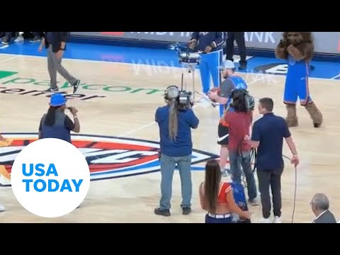 OKC Thunder fan sinks half-court shot to win $20,000 at home game | USA TODAY