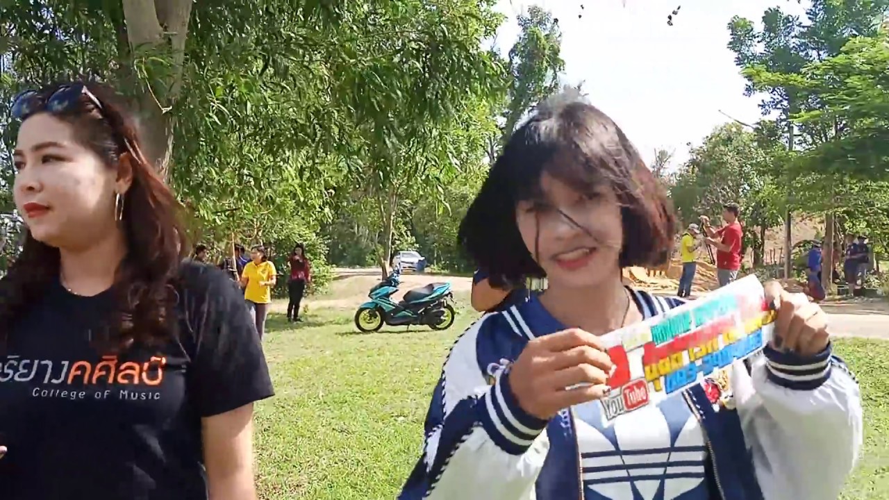 น้องมุกอยากได้สติ๊กเกอร์อุ้ยสารคามดั้มซิ่ง