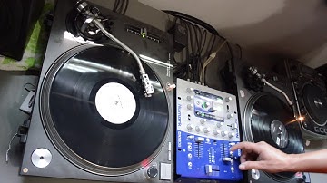 How to Beat Match and mix records (Rough and quick)