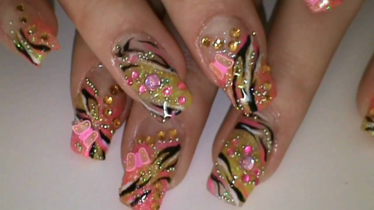 Nail-art by Robin Moses LOVEBIRDS http://www.youtube.com/watch?v=NzHXc1KGk5I  | Nail art inspiration, Shellac nail art, Bird nail art