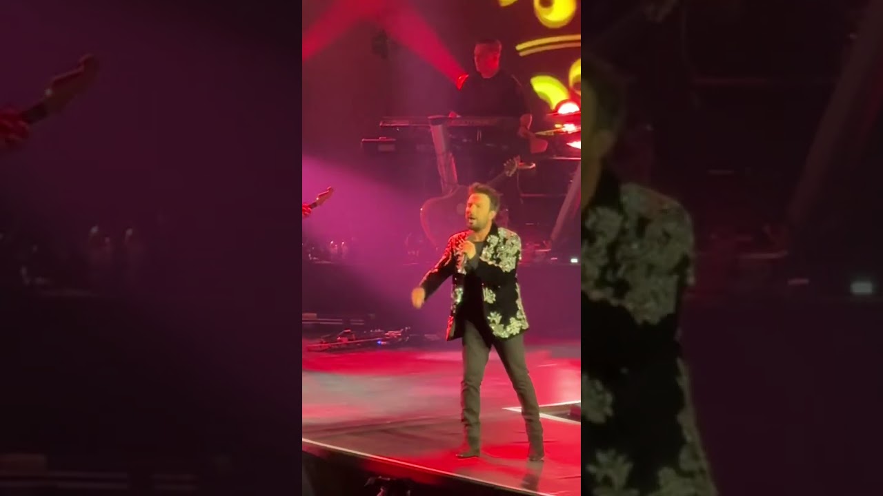 Dudu - Song by Tarkan (Porsche Arena - Stuttgart 2025)