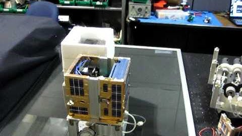 Flux-Pinned Hinge on Spacecraft Modules