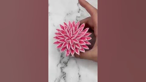 Flower cupcake tutorial🌸🧁#cupcake#cakedecorating #shortsfeed #flowers #bakinghacks #tutorial