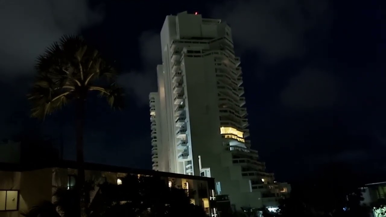 Ибис Патонг Пхукет. За 10 минут до закрытия бассейна. (18.50)