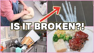 Homemaker Life, With A Broken Finger?