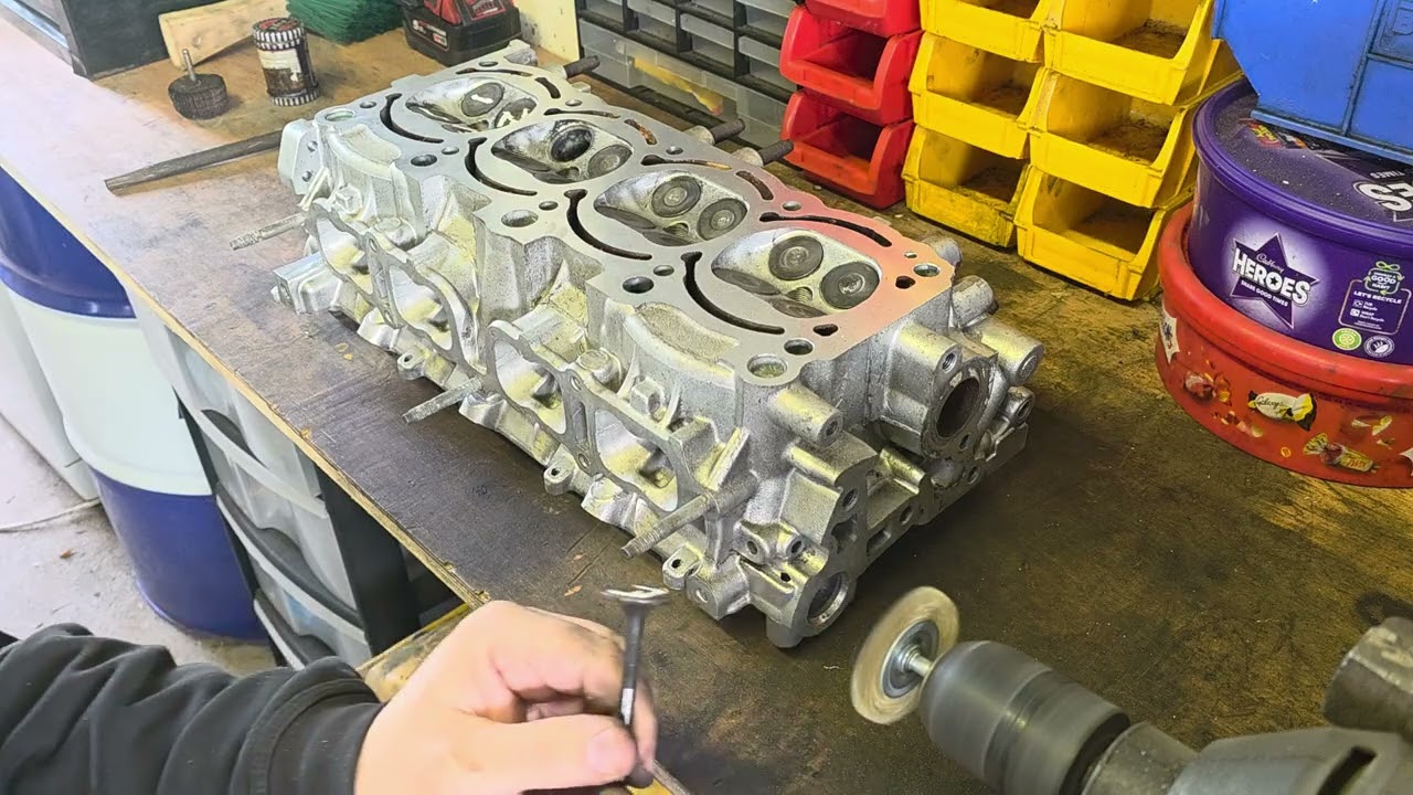 Celica GT4 3SGTE Cylinder head valve carbon removal. The results are amazing.