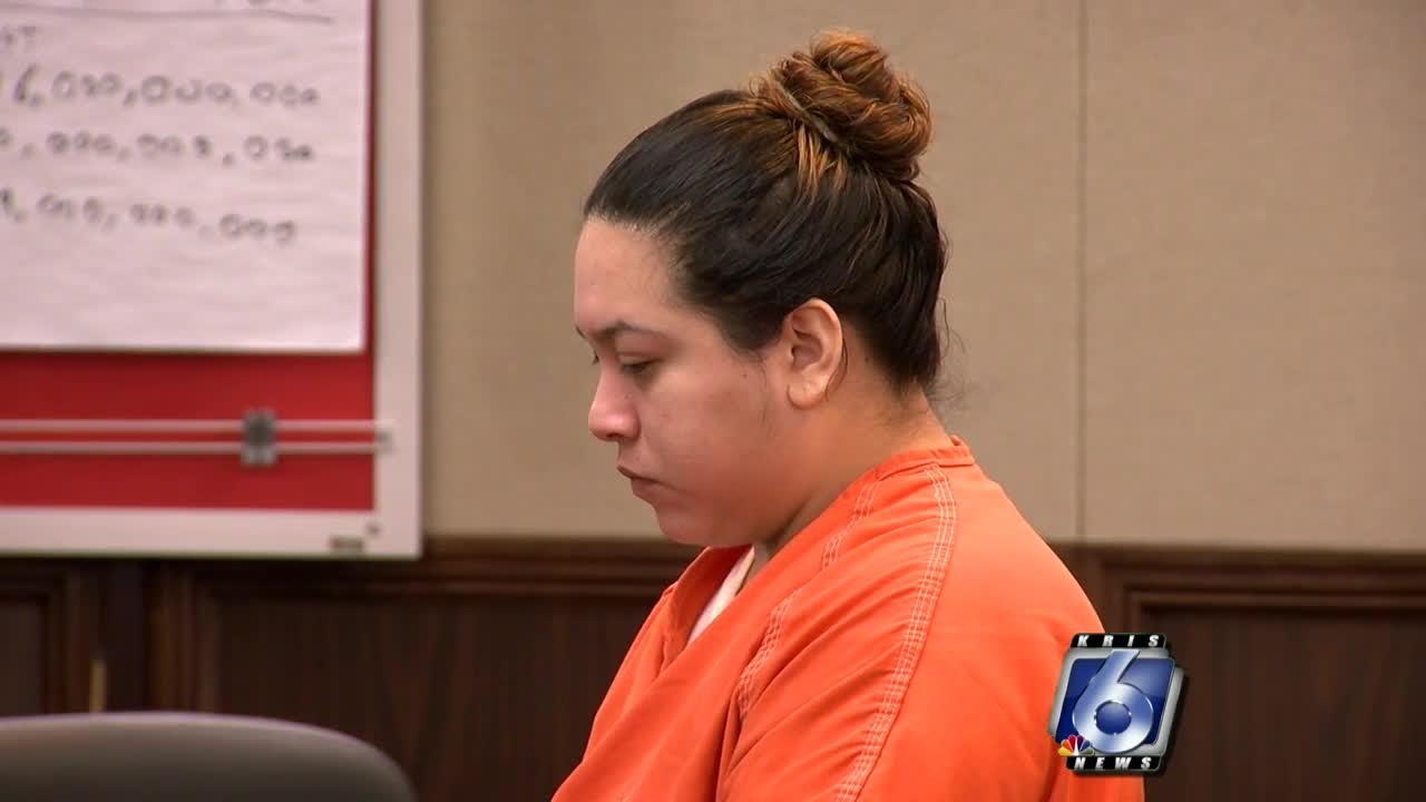 Woman accused in 4-year old son's death pleads not guilty - YouTube