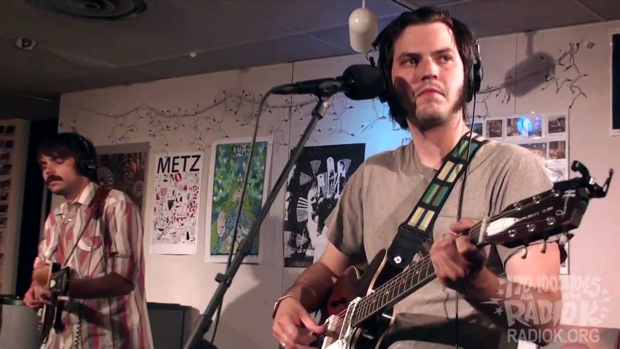 Regardez Last Good Tooth - "What's What I Do" (Live On Radio K) sur YouTube Regardez Last Good Tooth - "What's What I Do" (Live On Radio K) sur YouTube