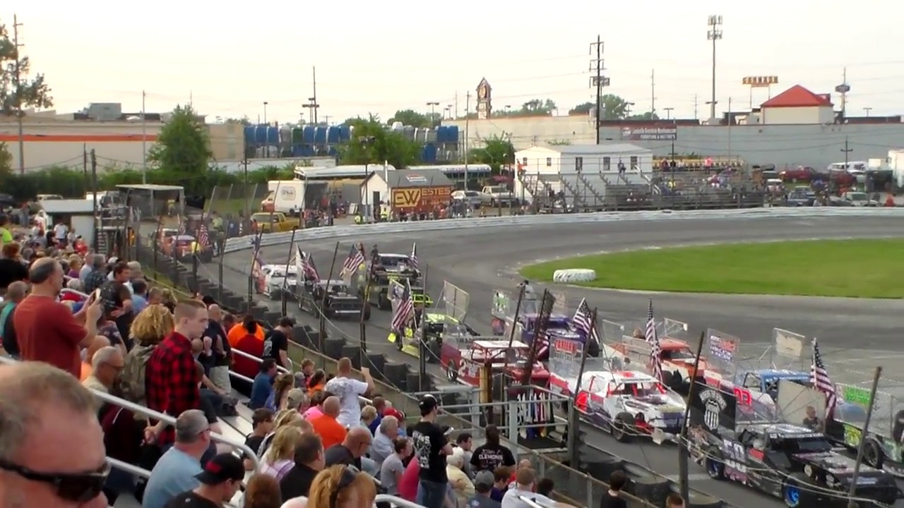 Sportsdrome Speedway Extreme Wing F8 Cars Lineing up the 2017 Figure 8 Madness YouTube