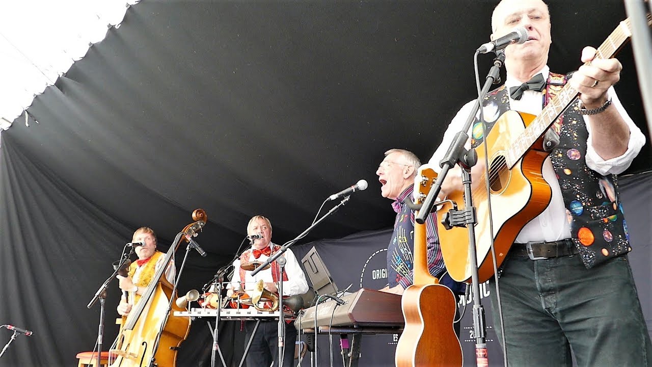 THE BOODLUM BAND - 'TRAVELODGE IN BOURNEMOUTH' Live at FTMC - Green Bar Stage, Towersey 2017