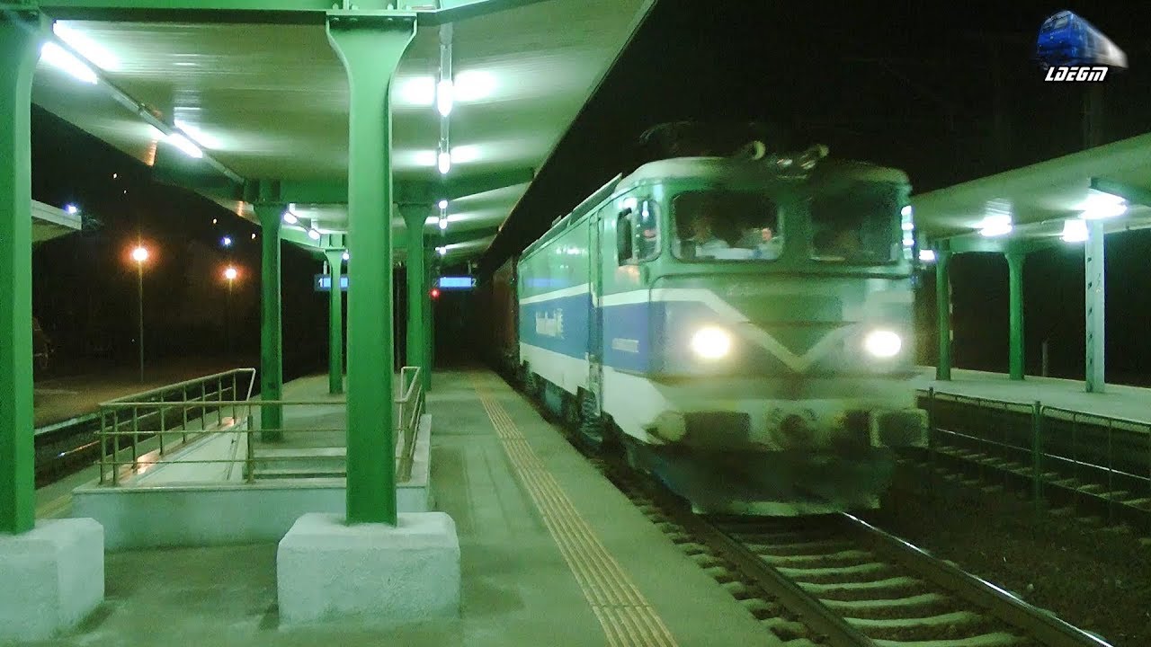 LE5100KW 40-0854-2 & Marfar Unicom Tranzit Freight Train in Gara Sinaia Station - 20 February 2020