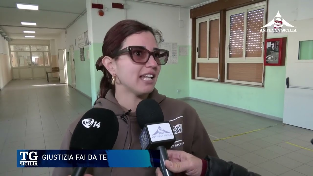 Maestre aggredite, confronto all'istituto Petrarca