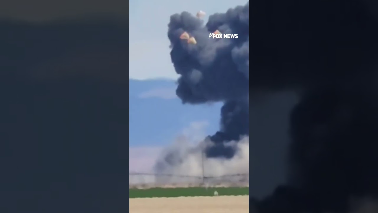Two Navy jets CRASH midair as crew successfully ejects #foxnews #news #us