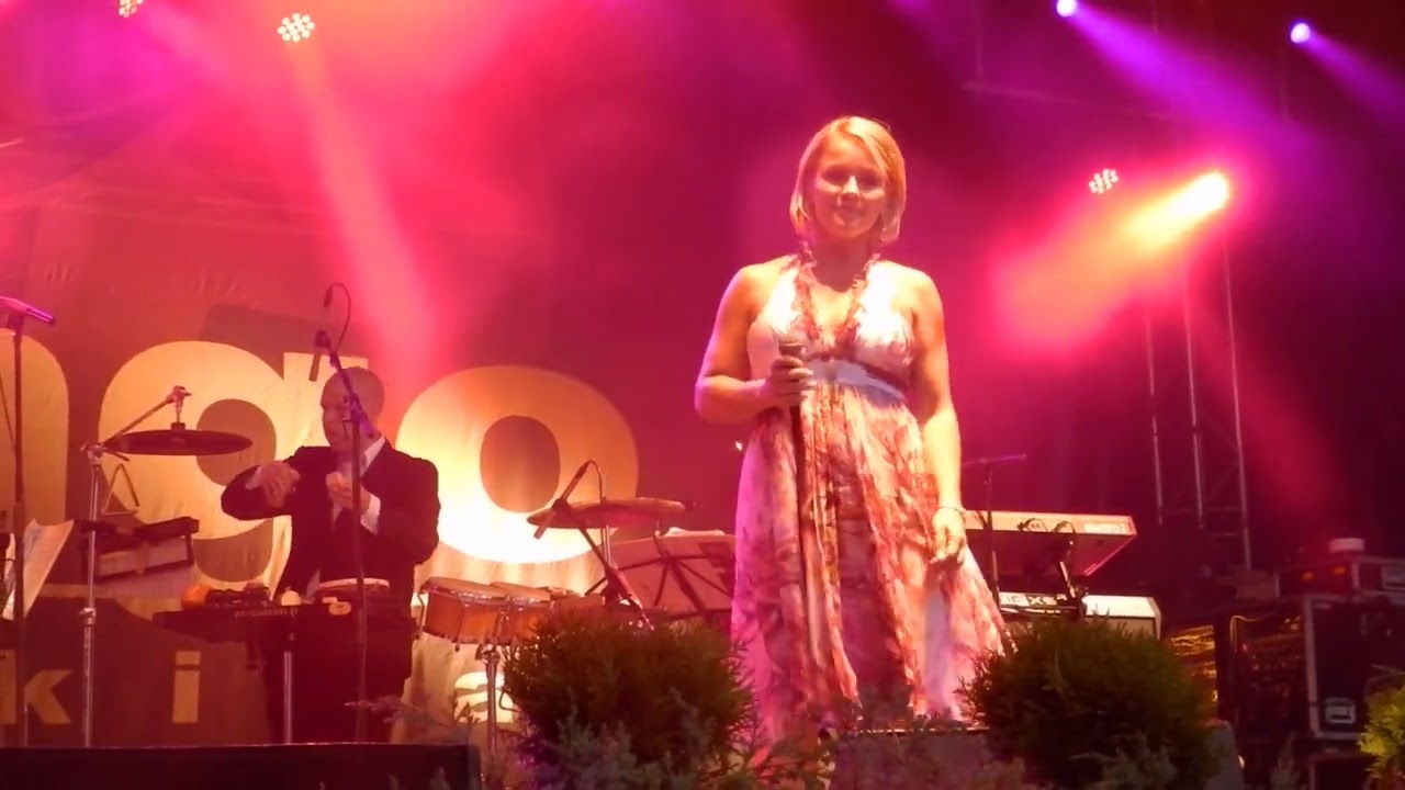 Seinäjoen Tangomarkkinat 2016.Tangokatu. Heidi Pakarinen; Yön Kuningatar, Kun tulet ihan lähelle..