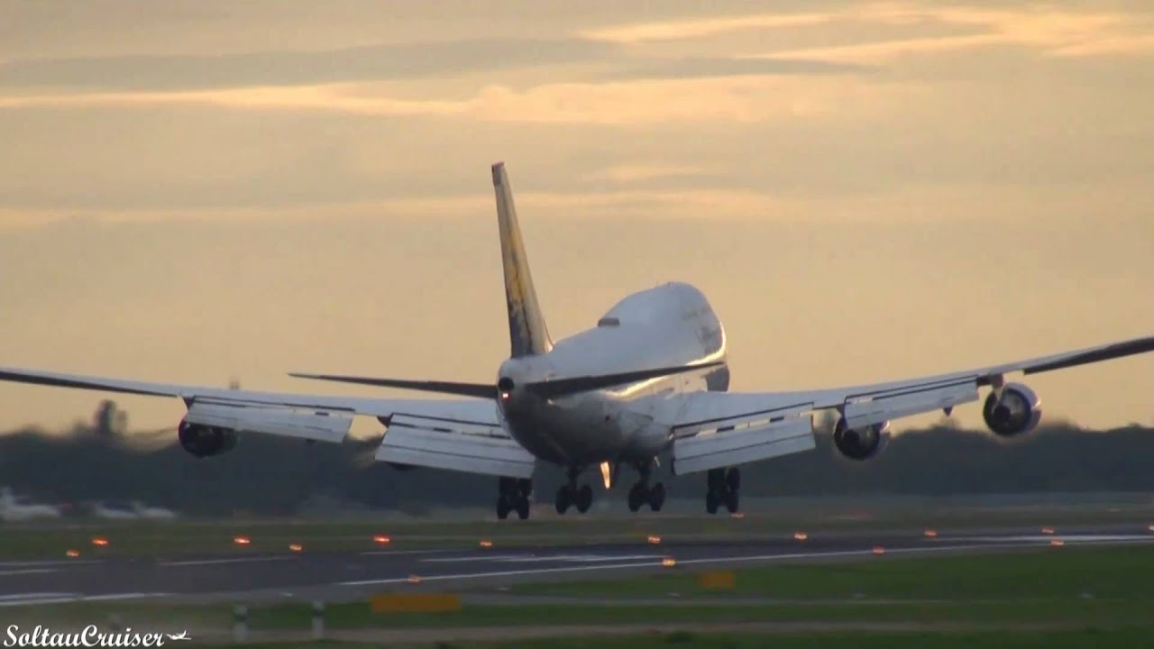 airbus a220 Lufthansa Boeing 747 at Berlin Tegel Airport (full HD)